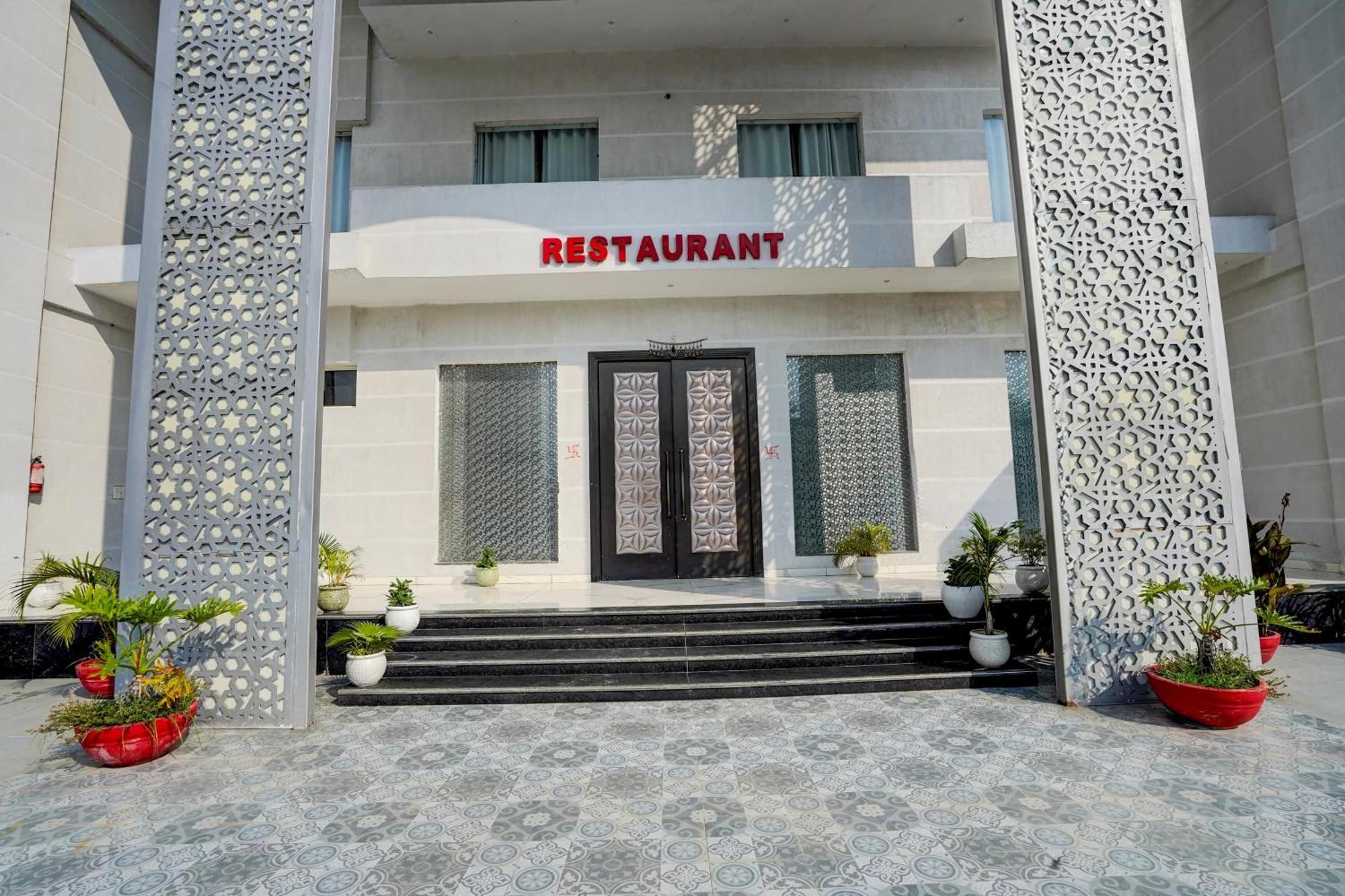 Collection O The God'S Palace Resort Meerut Extérieur photo