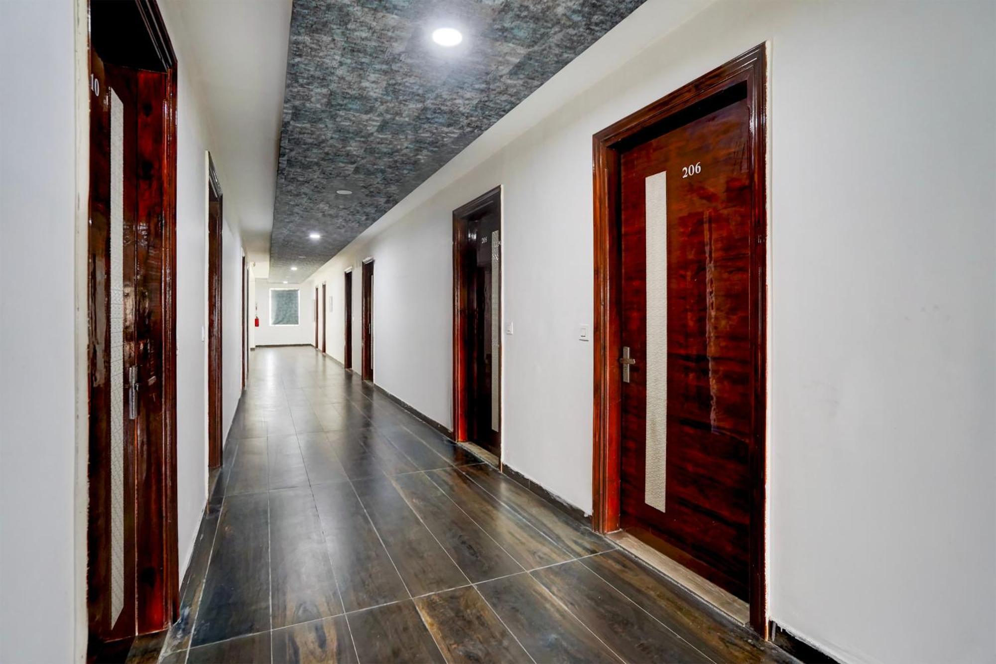 Collection O The God'S Palace Resort Meerut Extérieur photo